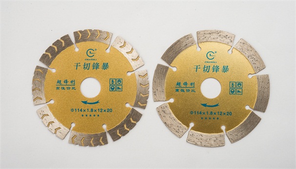 當石材鋸片在切割時發(fā)生嚴重偏擺，你會怎么做？